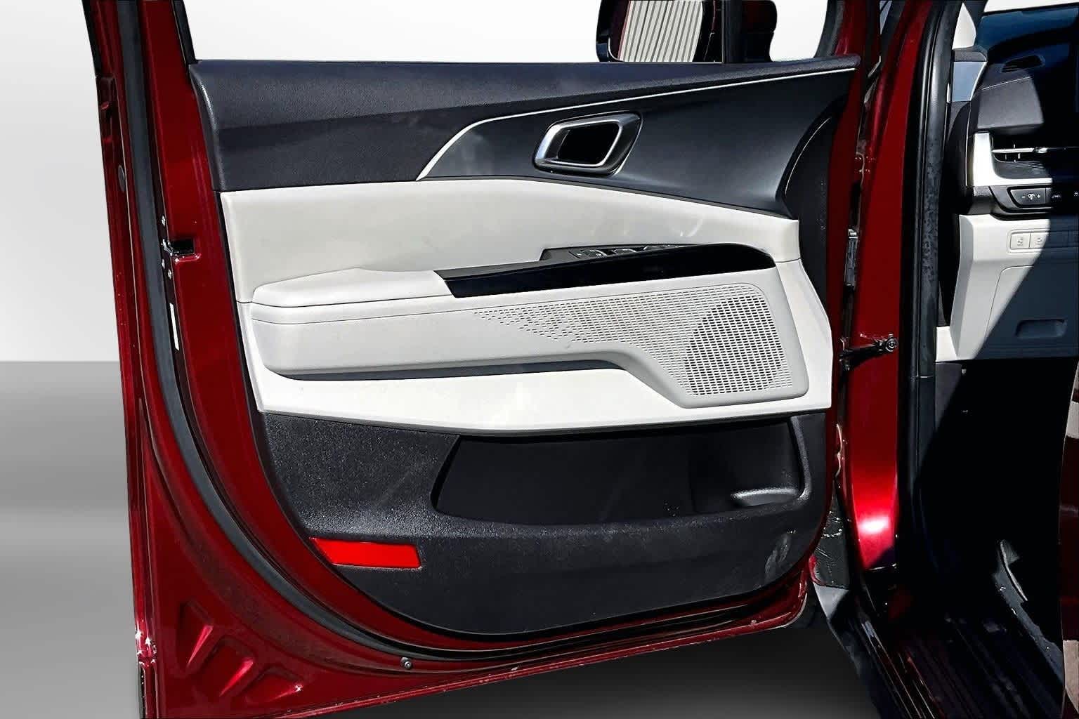 Thumbnail: 2024 Kia Carnival - 17