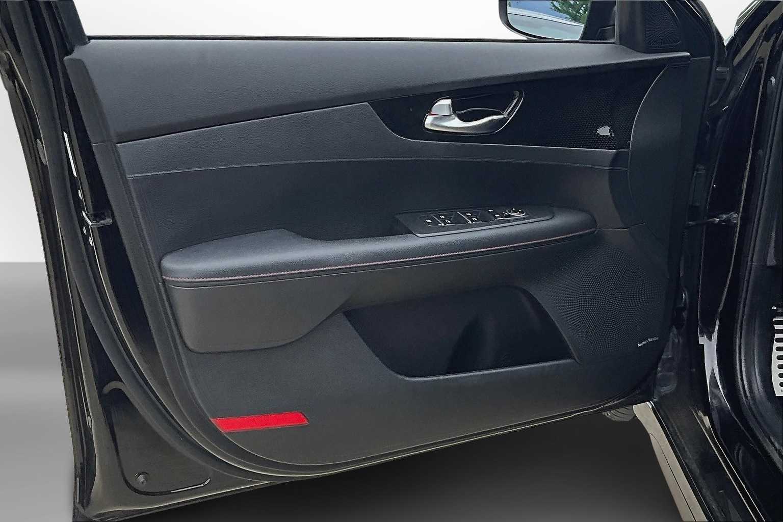 2022 Kia Forte GT 17