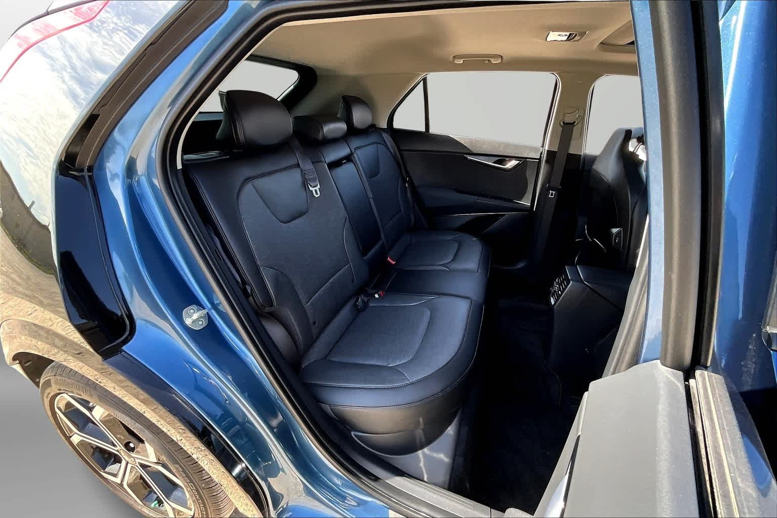 2023 Kia Niro SX Touring 28