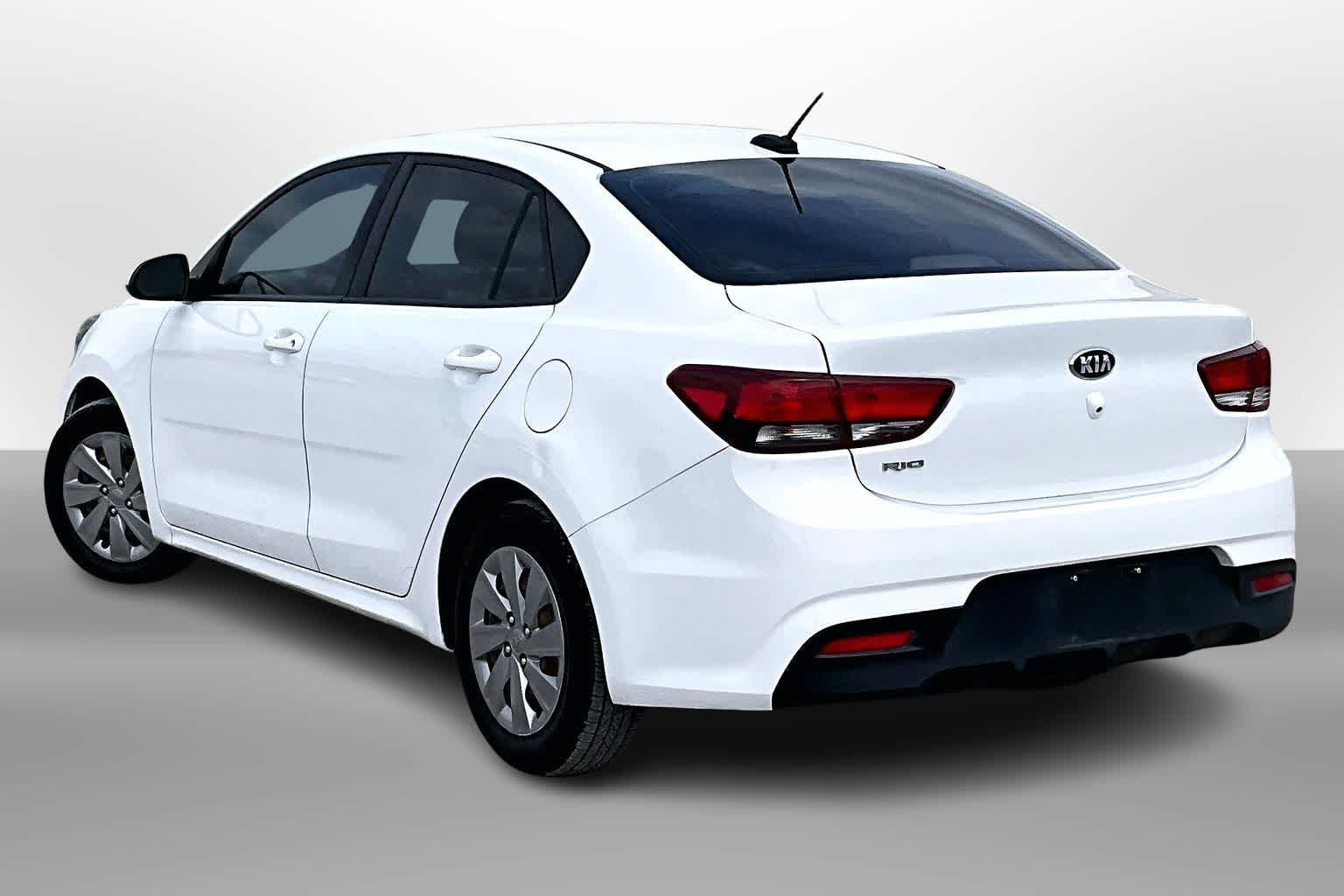 Thumbnail: 2020 Kia Rio - 9