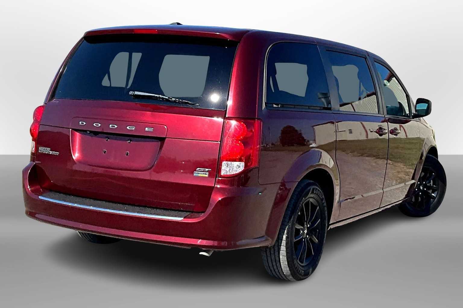 Thumbnail: 2019 Dodge Grand Caravan - 2