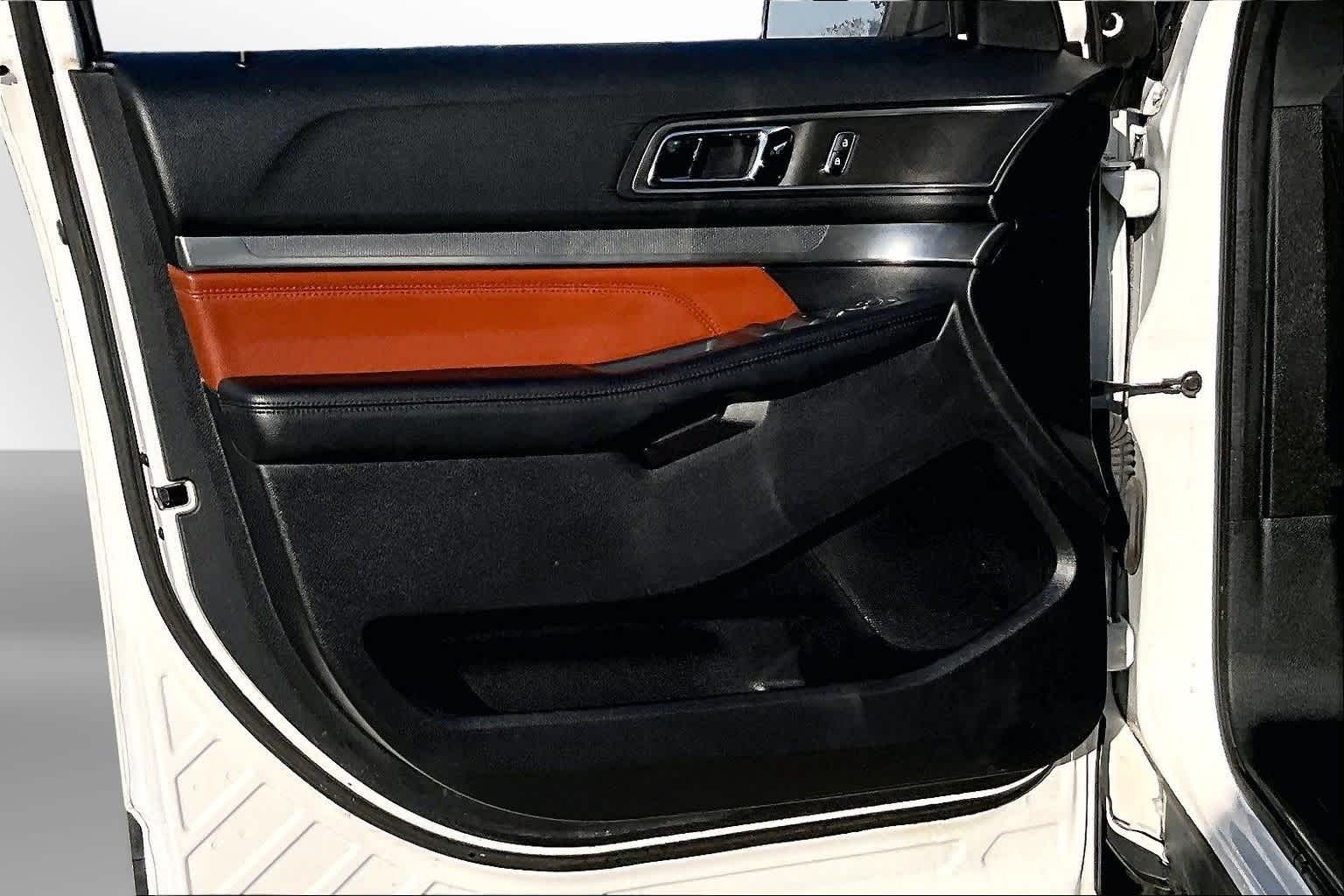 Thumbnail: 2019 Ford Explorer - 17