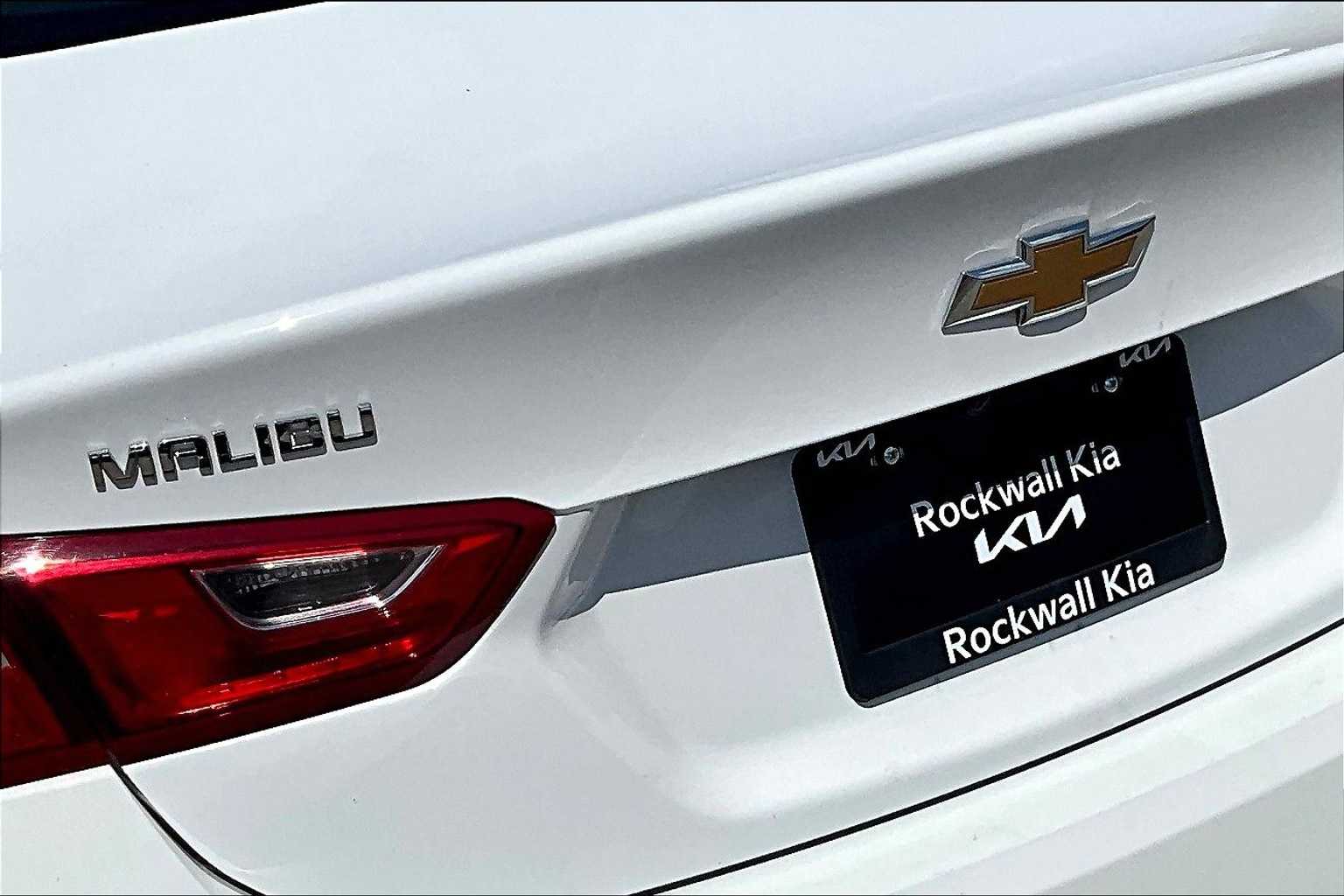 Thumbnail: 2023 Chevrolet Malibu - 32