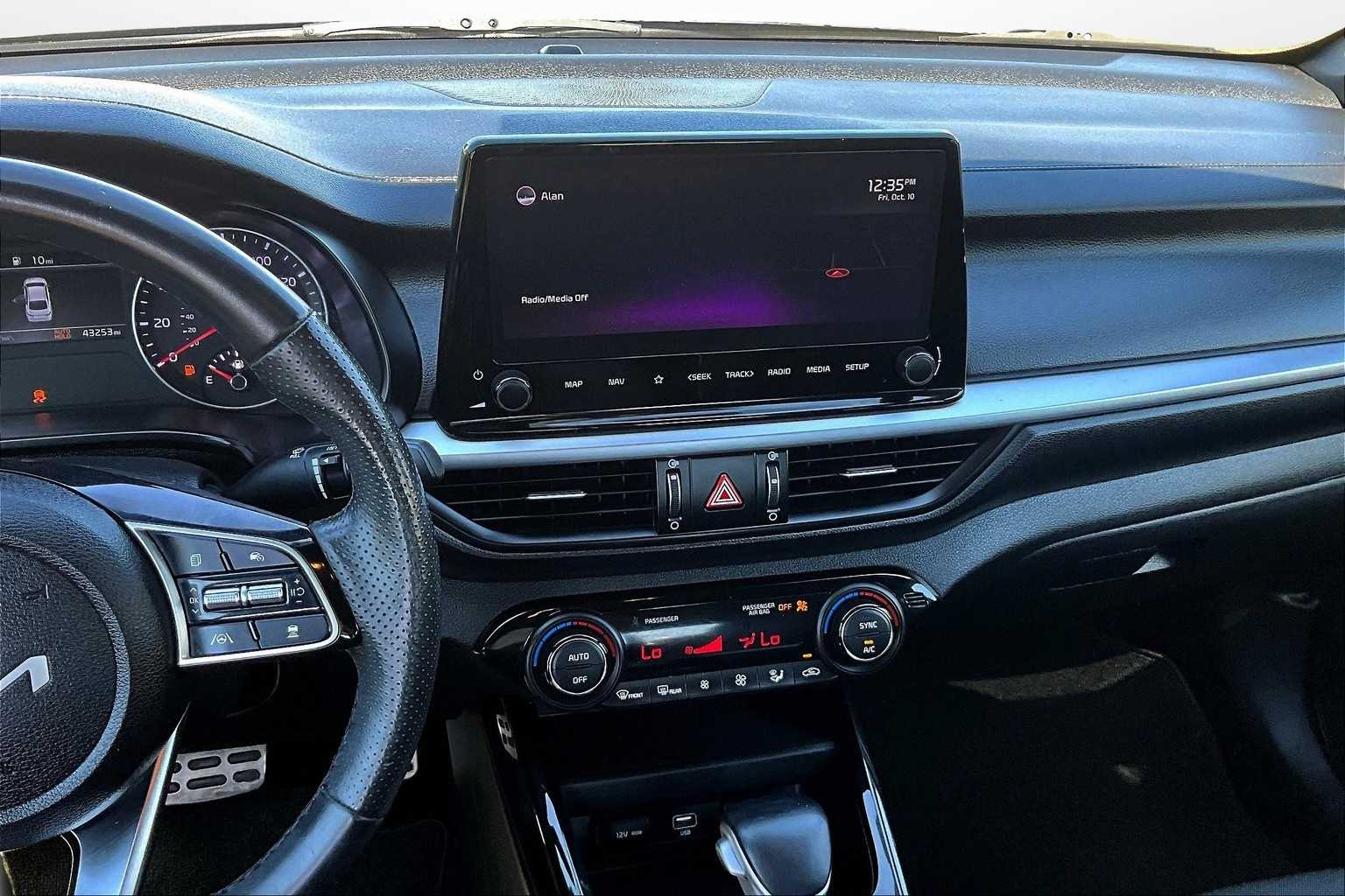 Thumbnail: 2022 Kia Forte - 6