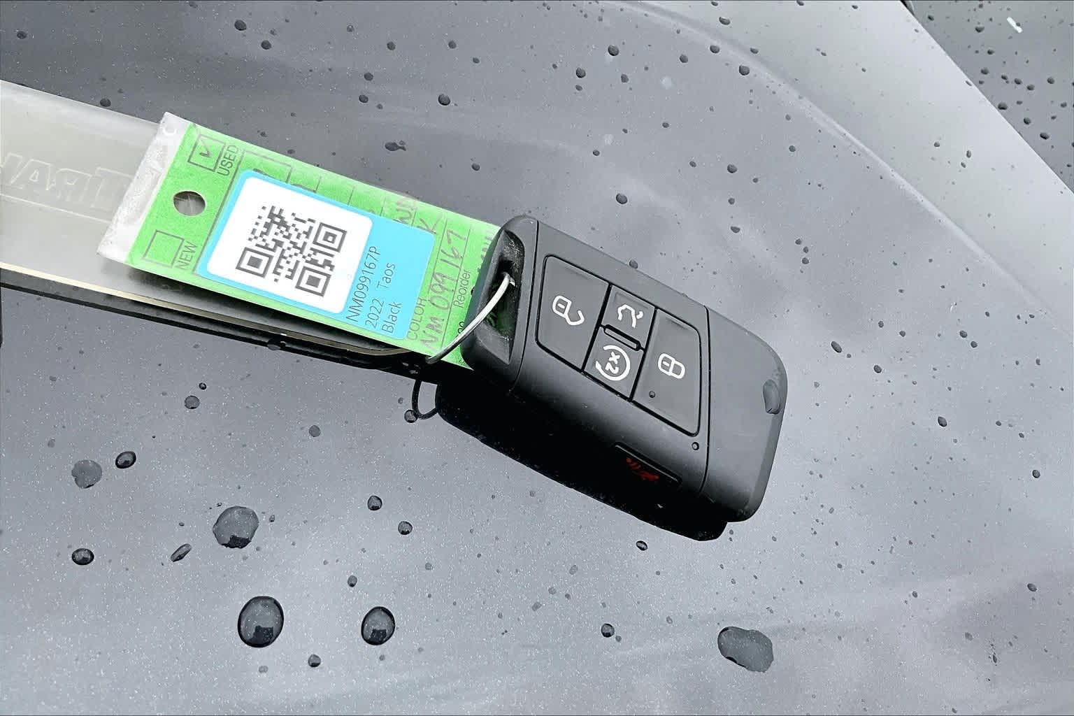 Thumbnail: 2022 Volkswagen Taos - 9