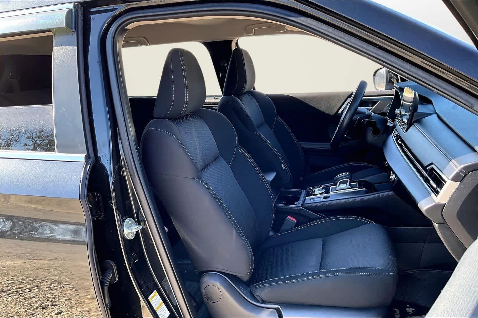 Thumbnail: 2022 Mitsubishi Outlander - 7