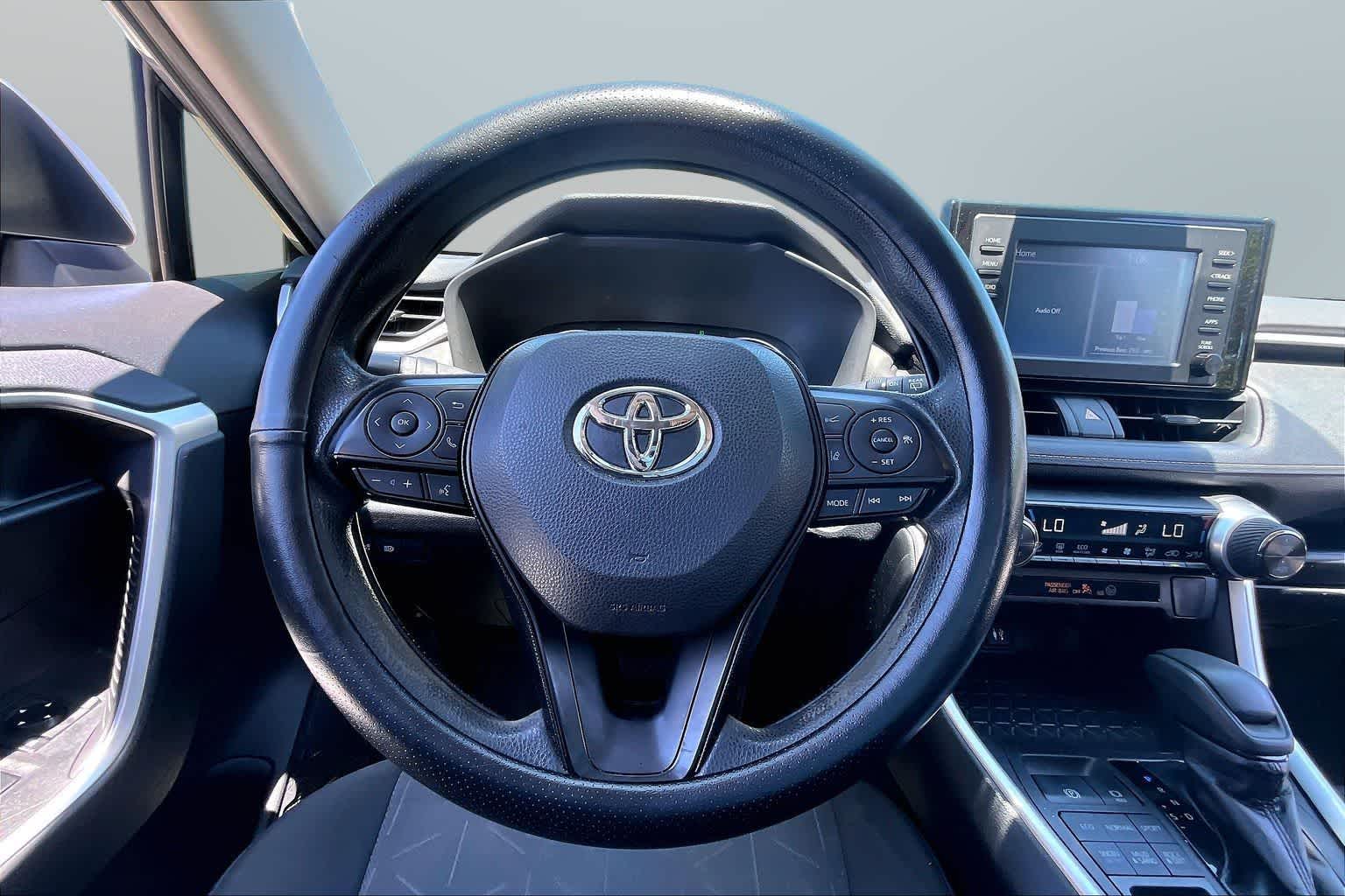 Thumbnail: 2019 Toyota RAV4 - 3