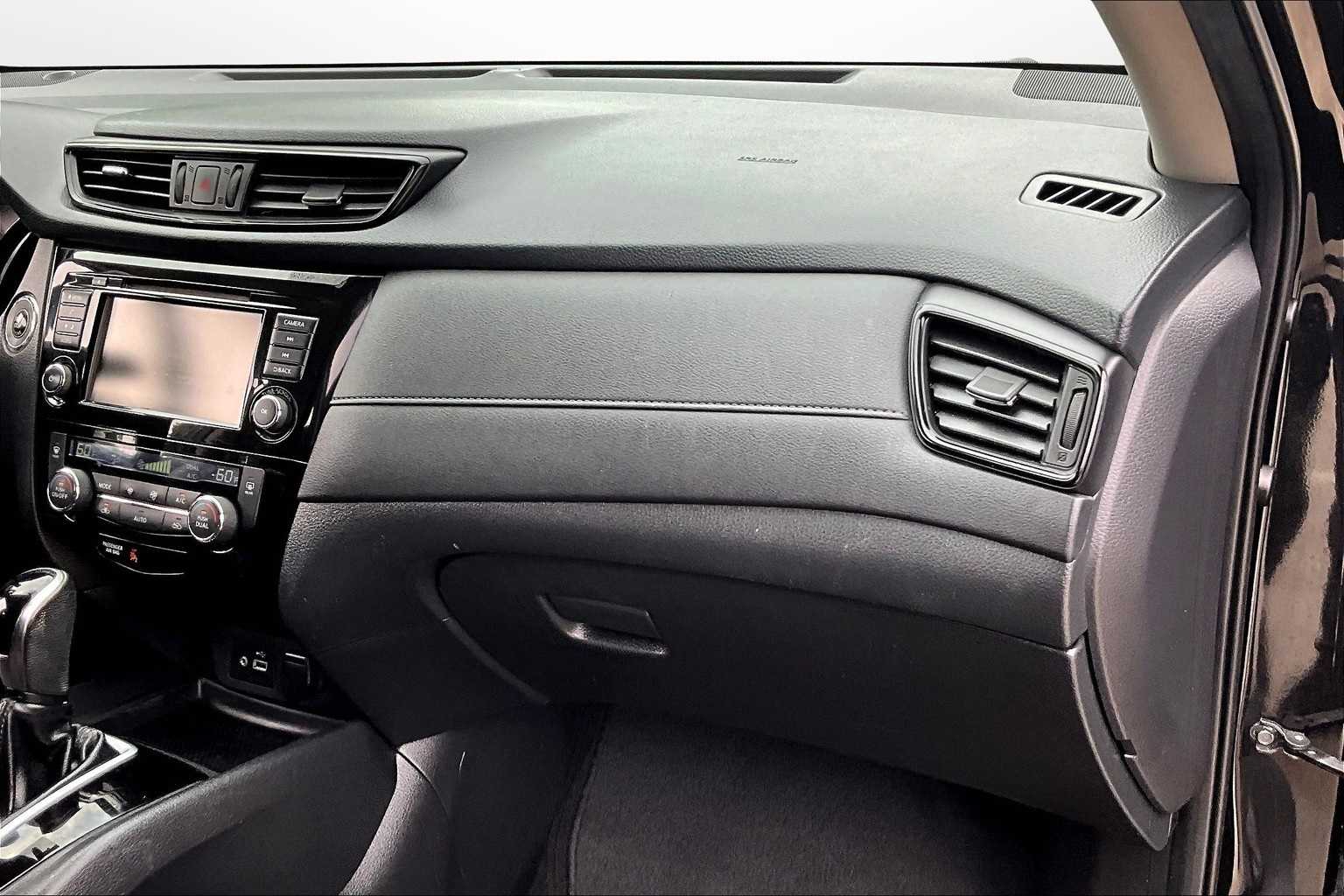 Thumbnail: 2018 Nissan Rogue - 15