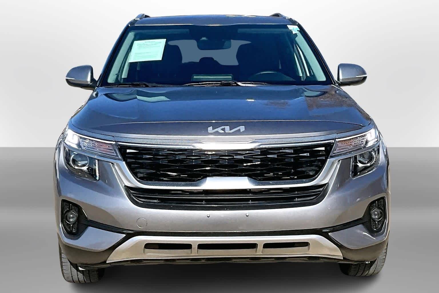 Thumbnail: 2023 Kia Seltos - 3