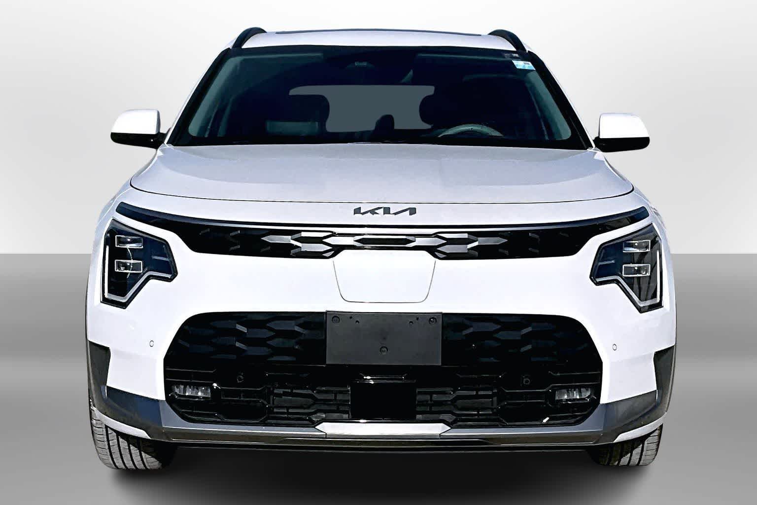 Thumbnail: 2023 Kia Niro - 3