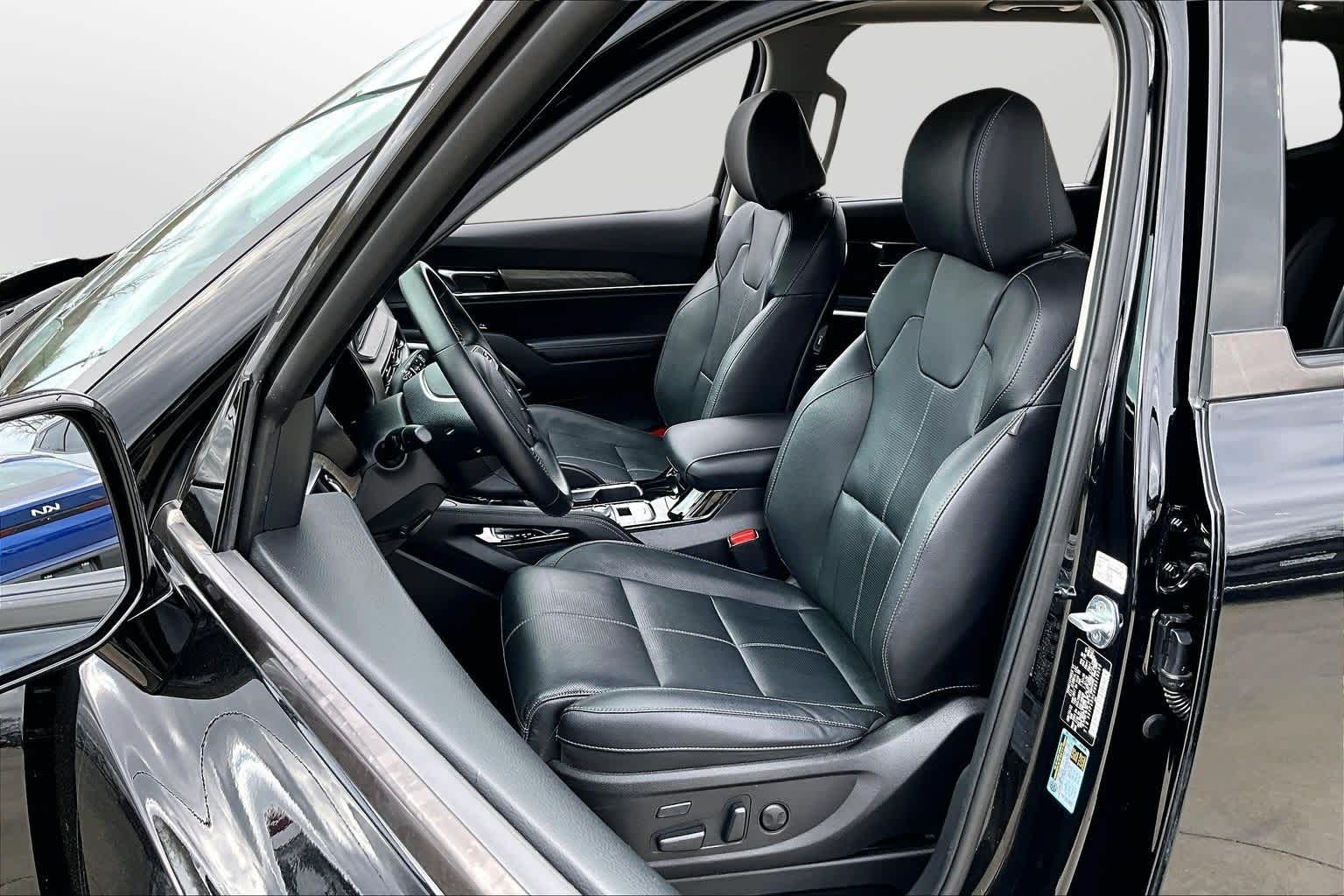 Thumbnail: 2022 Kia Telluride - 24