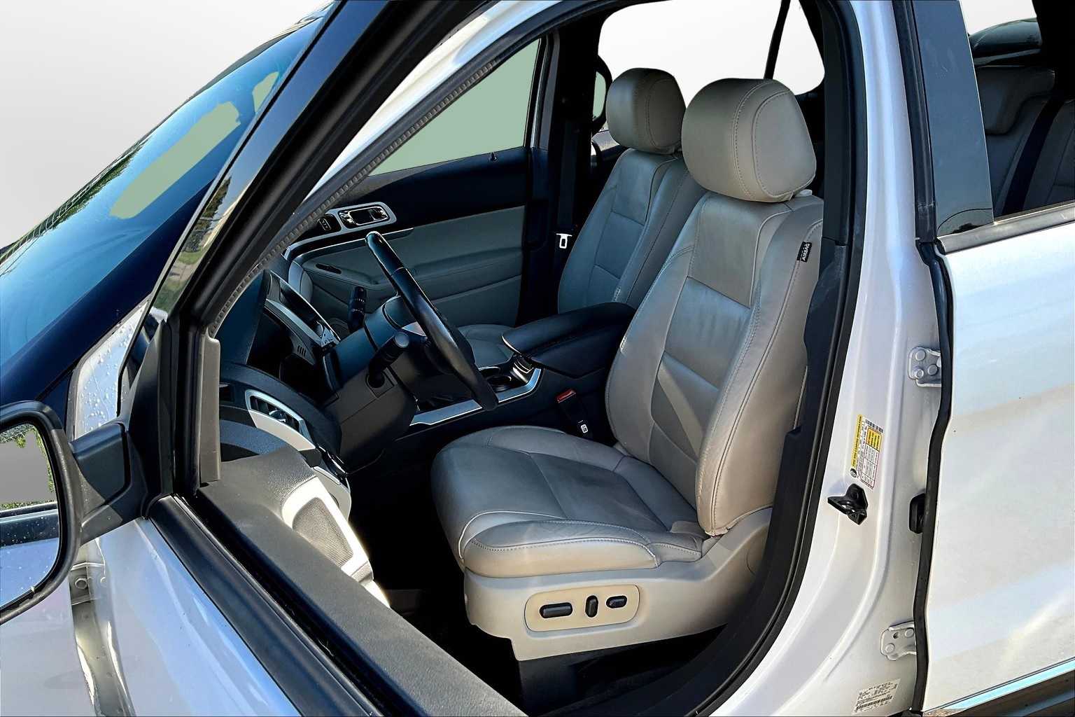 Thumbnail: 2013 Ford Explorer - 26