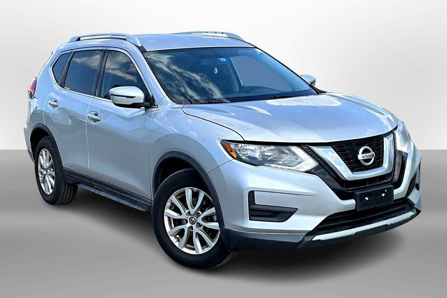 Thumbnail: 2017 Nissan Rogue - 9