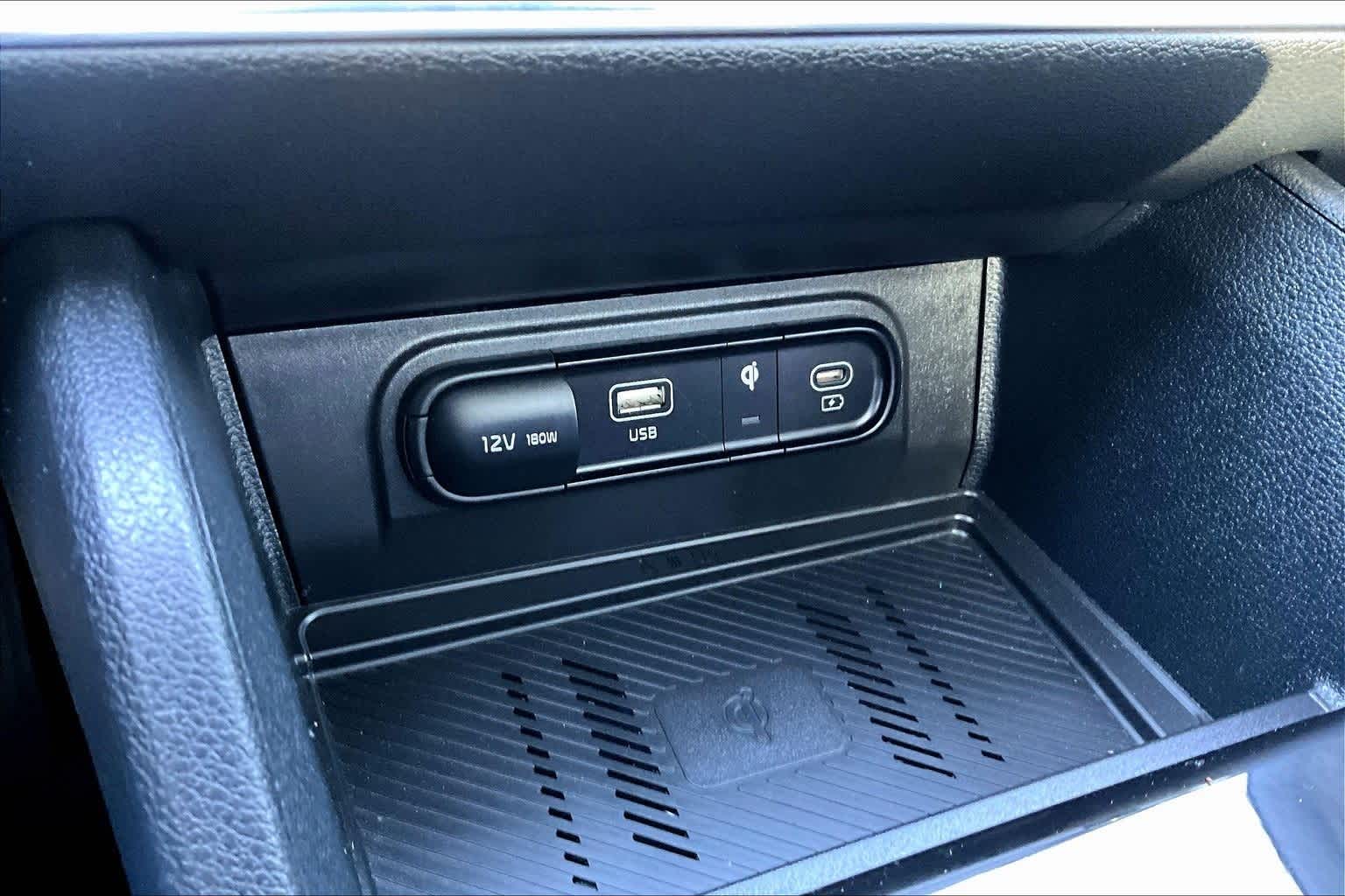 Thumbnail: 2023 Kia Sportage - 23