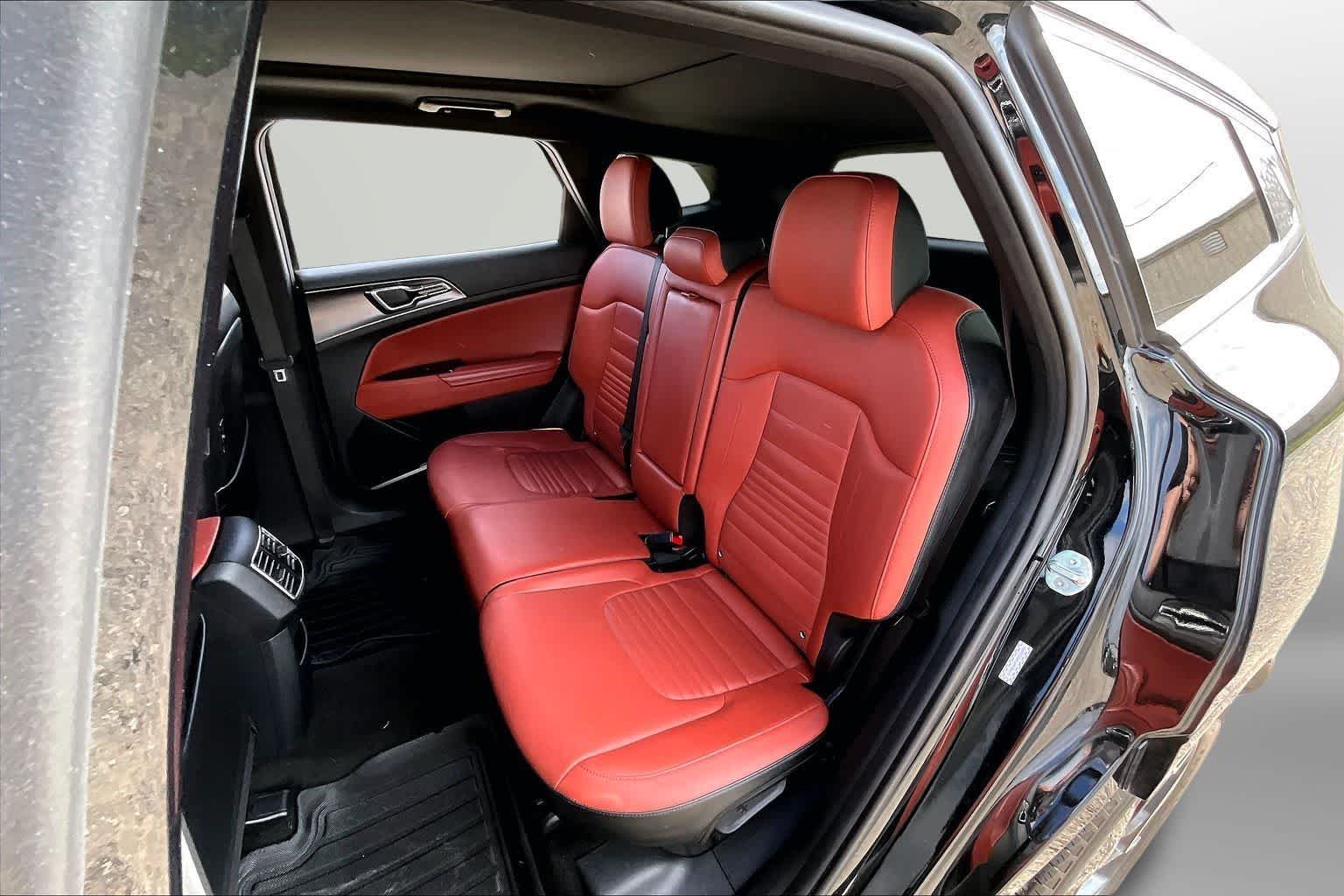 Thumbnail: 2023 Kia Sportage - 25