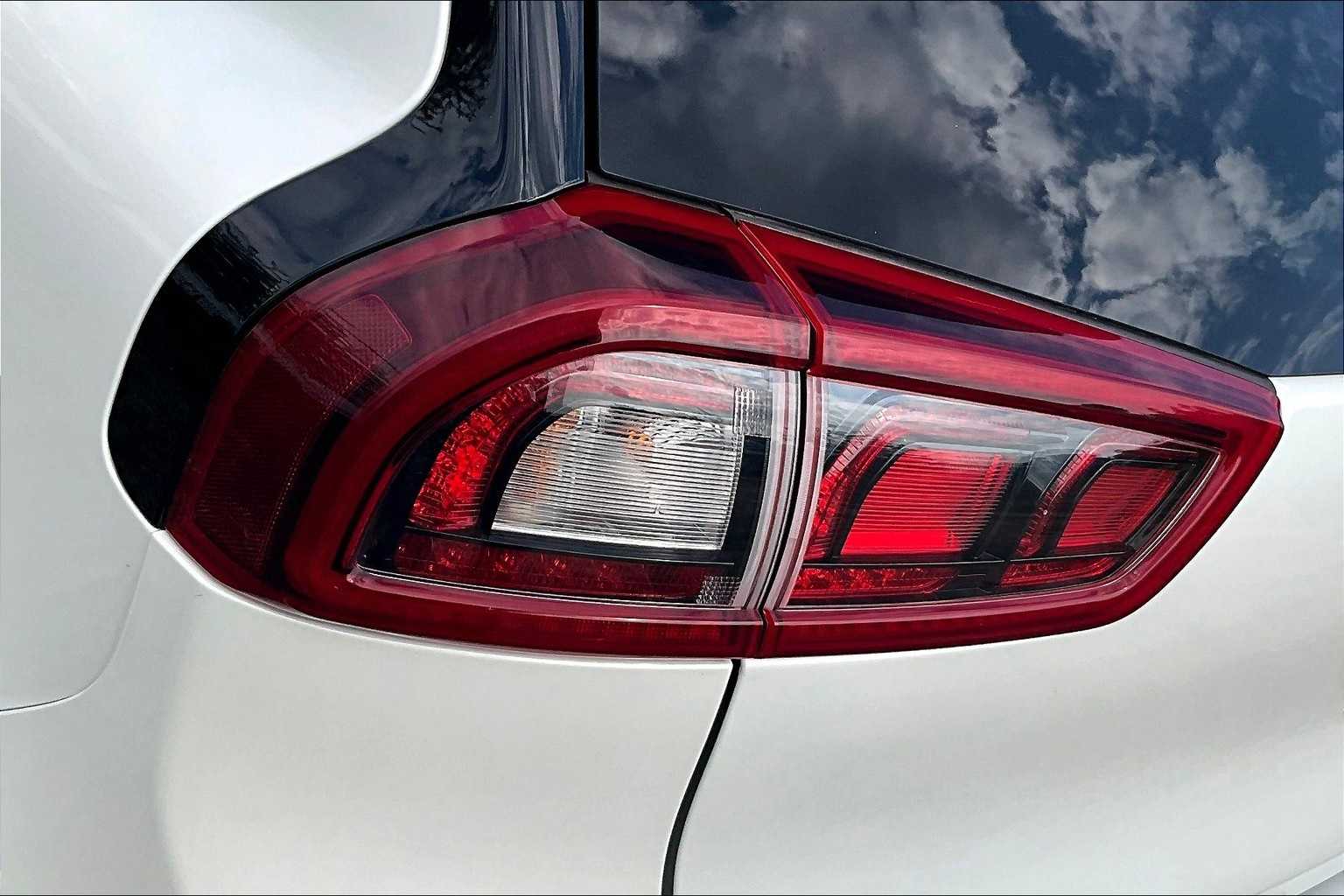 Thumbnail: 2019 Kia Niro - 29