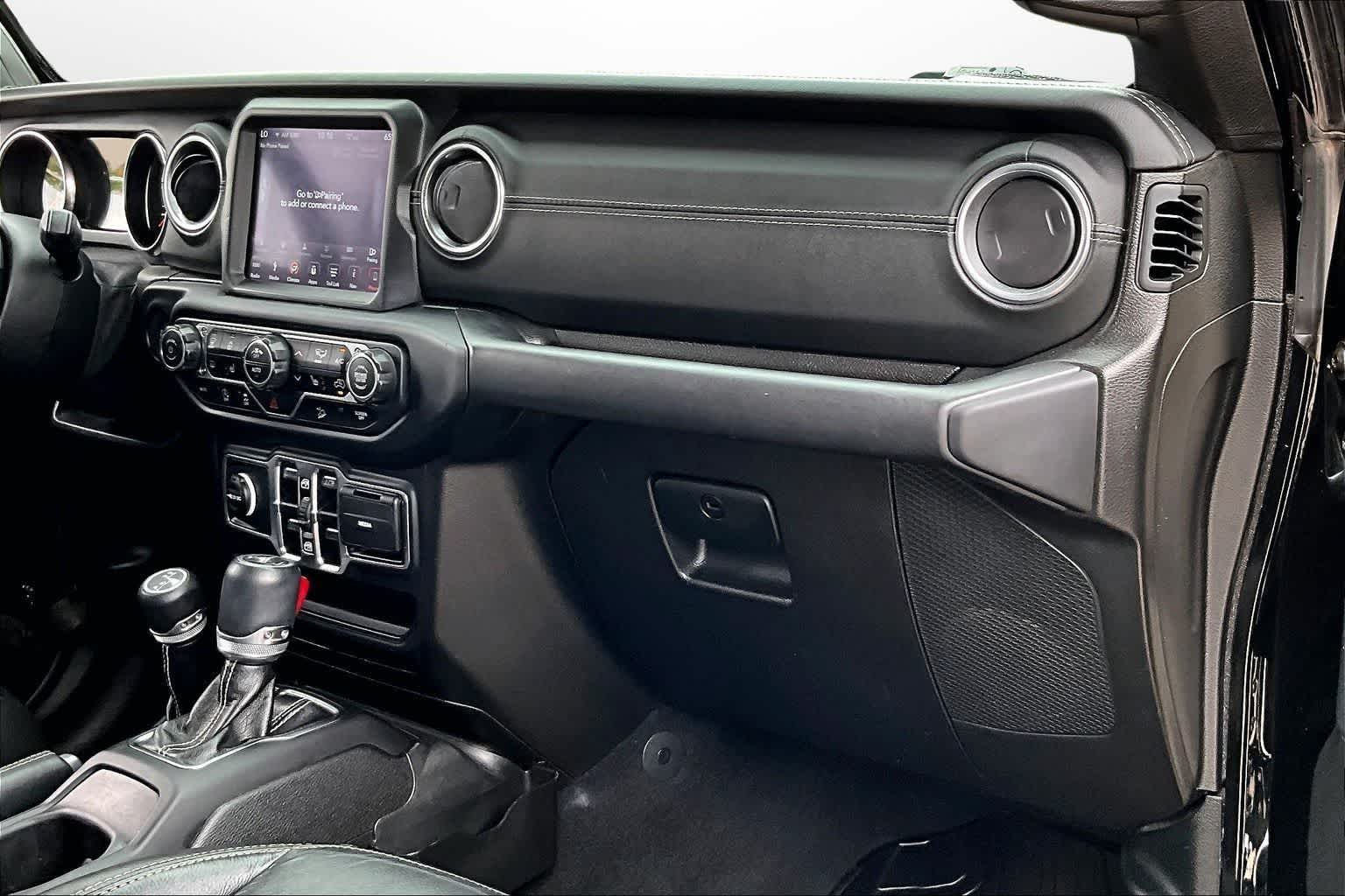 Thumbnail: 2019 Jeep Wrangler - 15