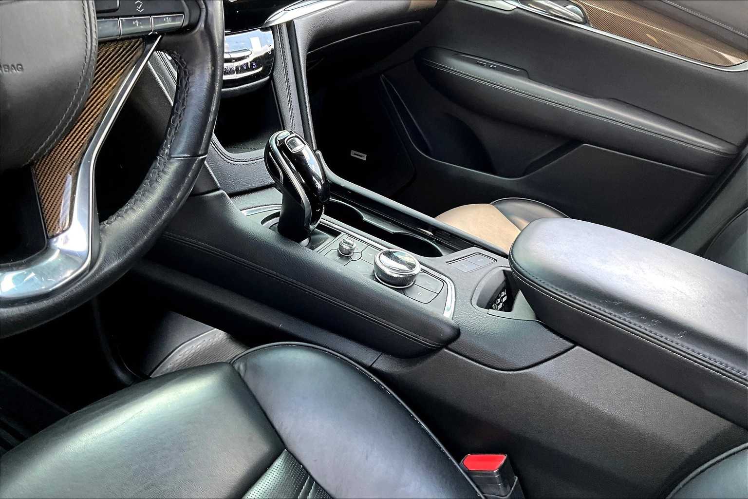 Thumbnail: 2021 Cadillac XT6 - 13