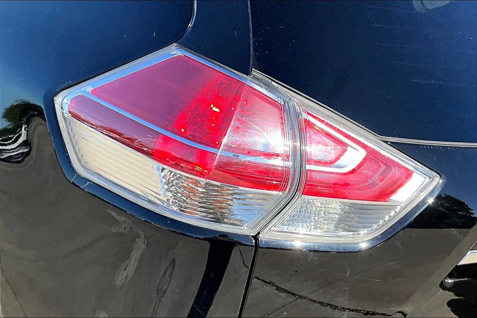 Thumbnail: 2014 Nissan Rogue - 31