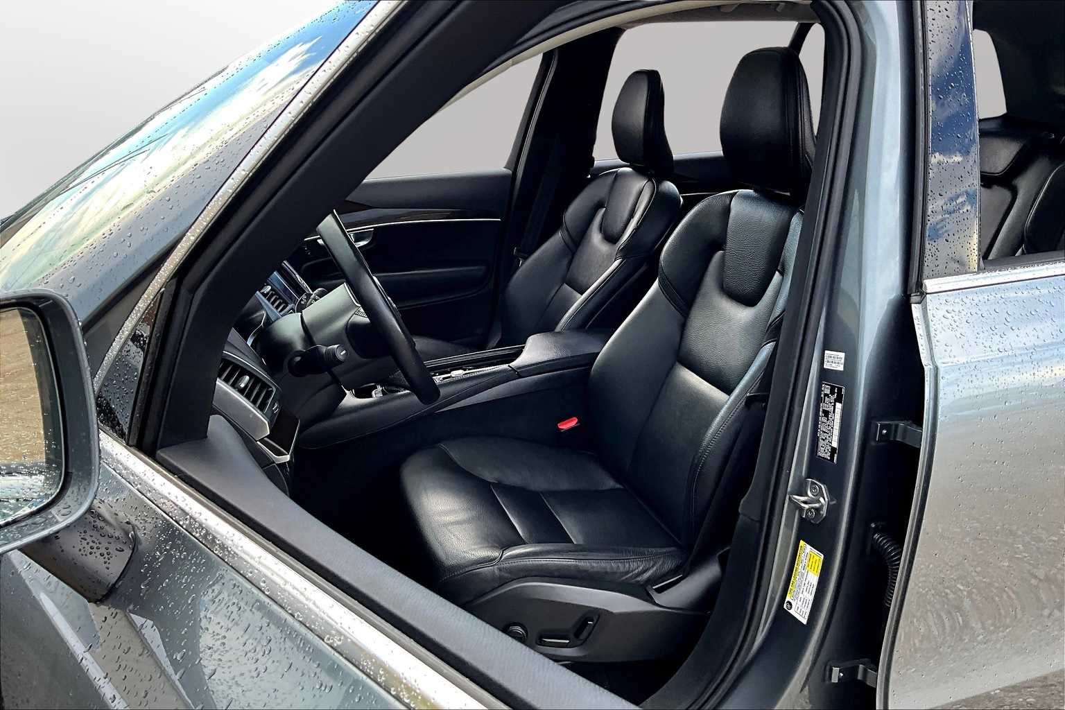 Thumbnail: 2019 Volvo XC90 - 25