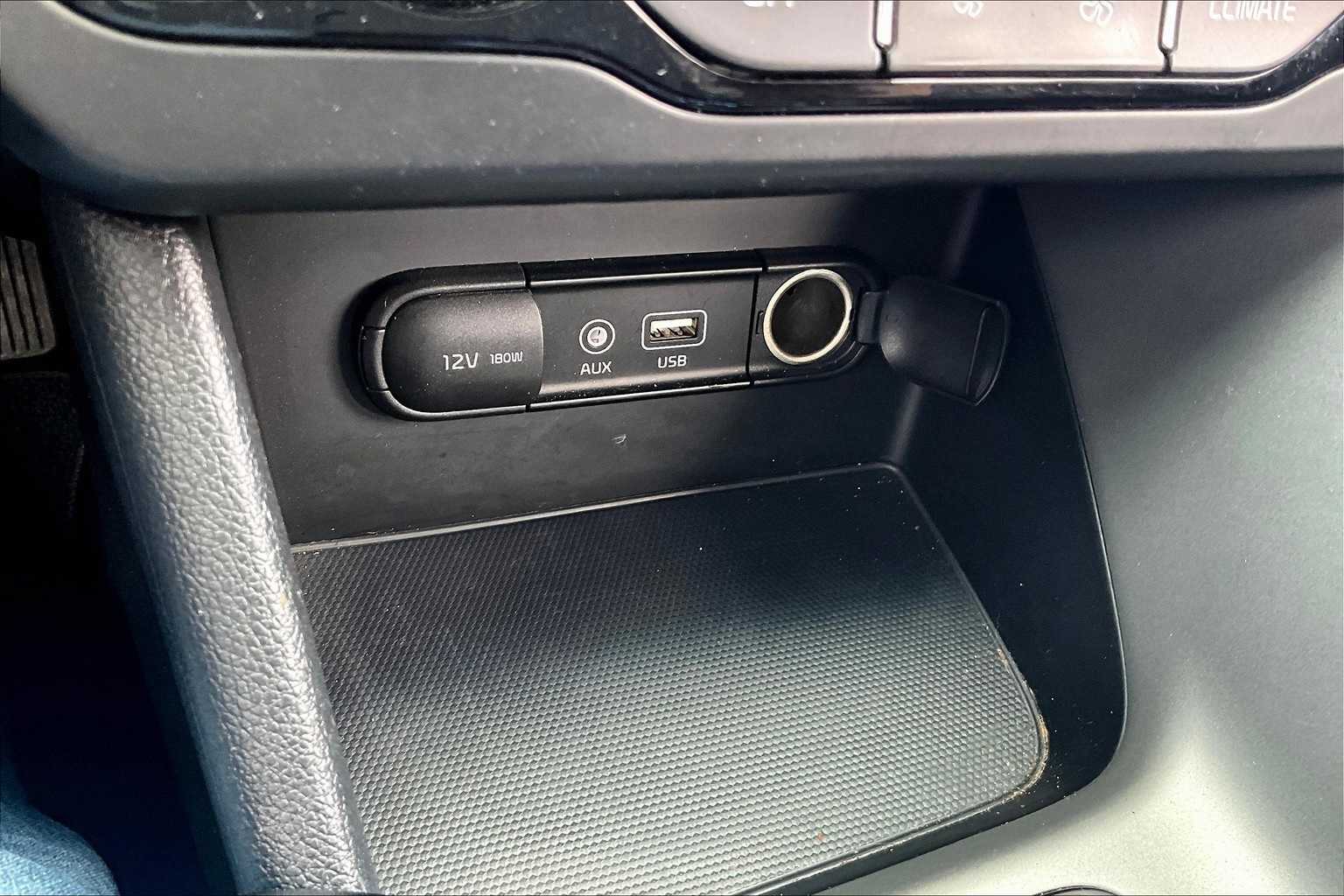 Thumbnail: 2019 Kia Niro - 23