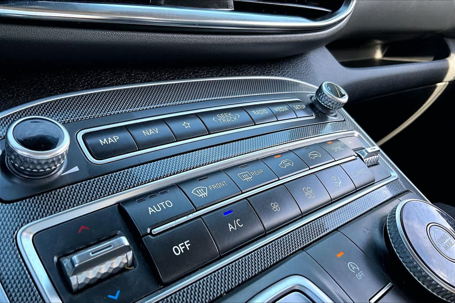 Thumbnail: 2023 Hyundai Santa Fe - 22