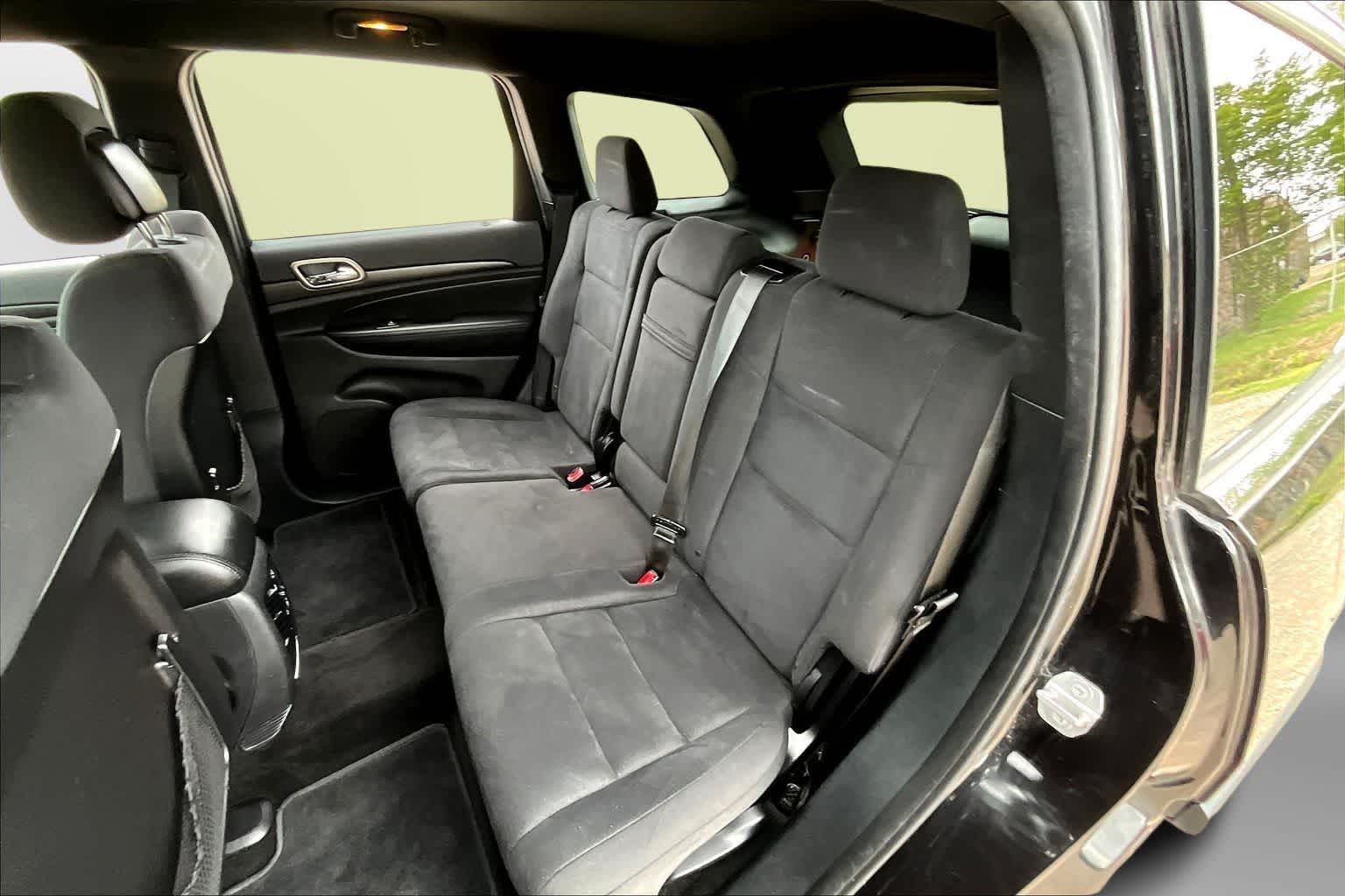 Thumbnail: 2015 Jeep Grand Cherokee - 24