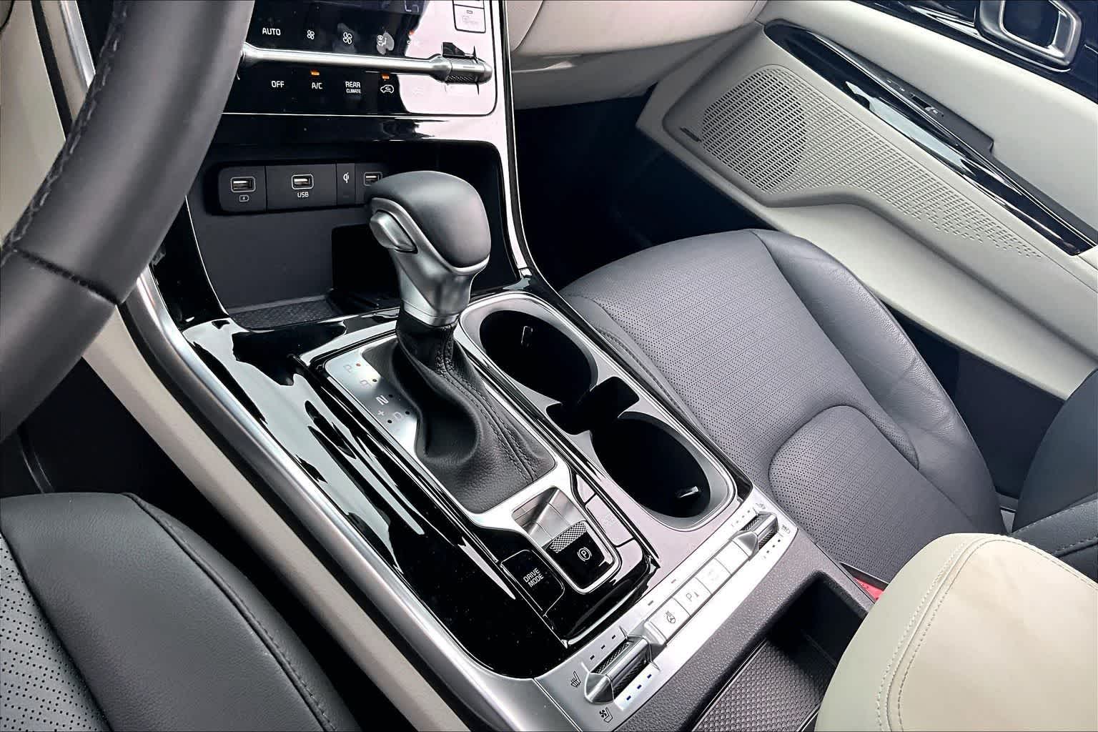Thumbnail: 2024 Kia Carnival - 12