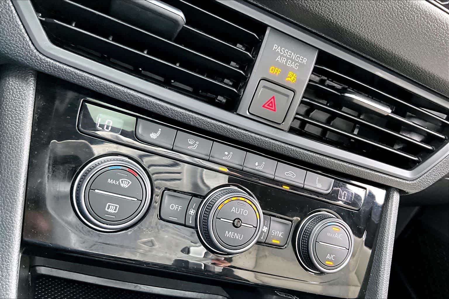 Thumbnail: 2019 Volkswagen Jetta - 20