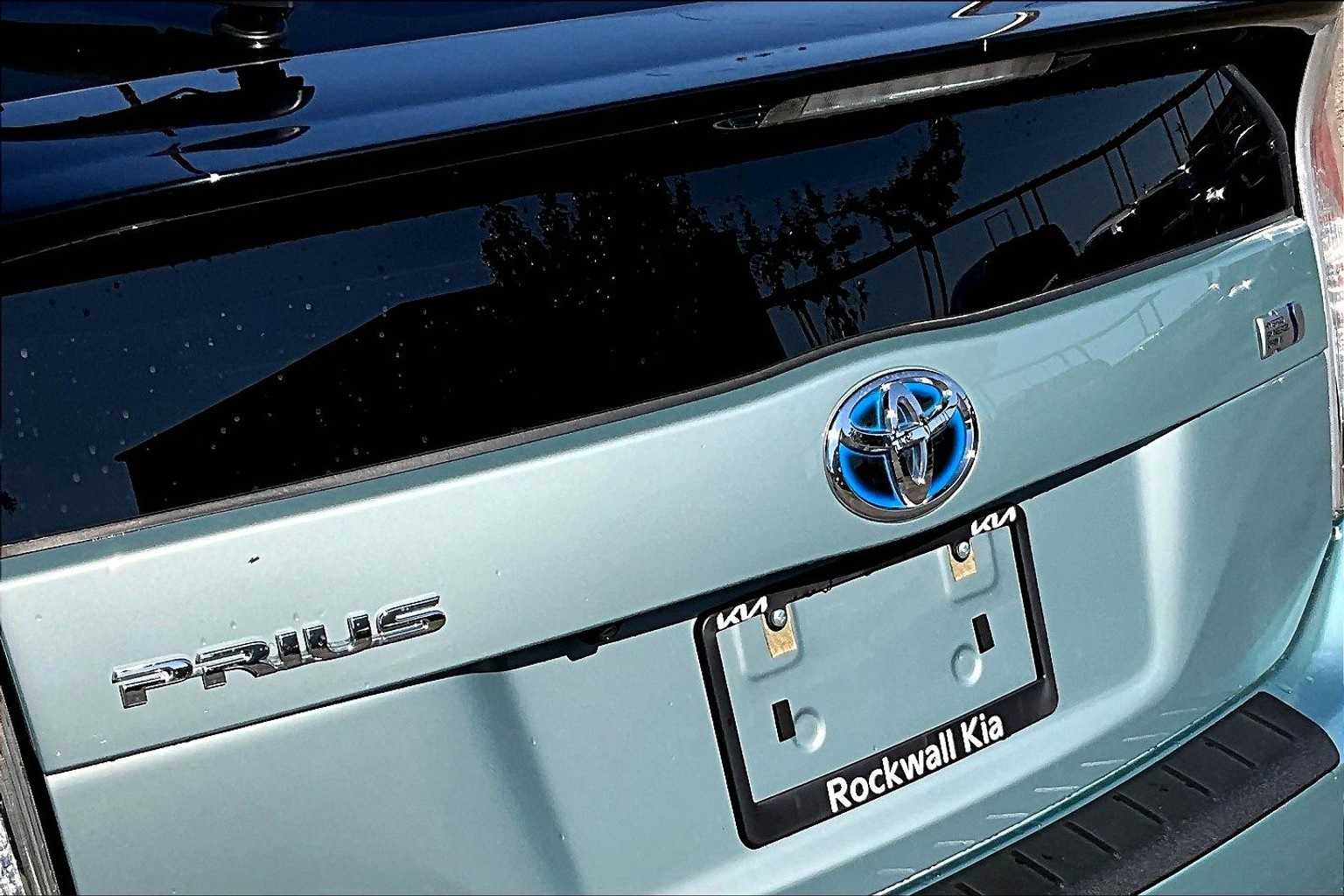 Thumbnail: 2014 Toyota Prius - 29
