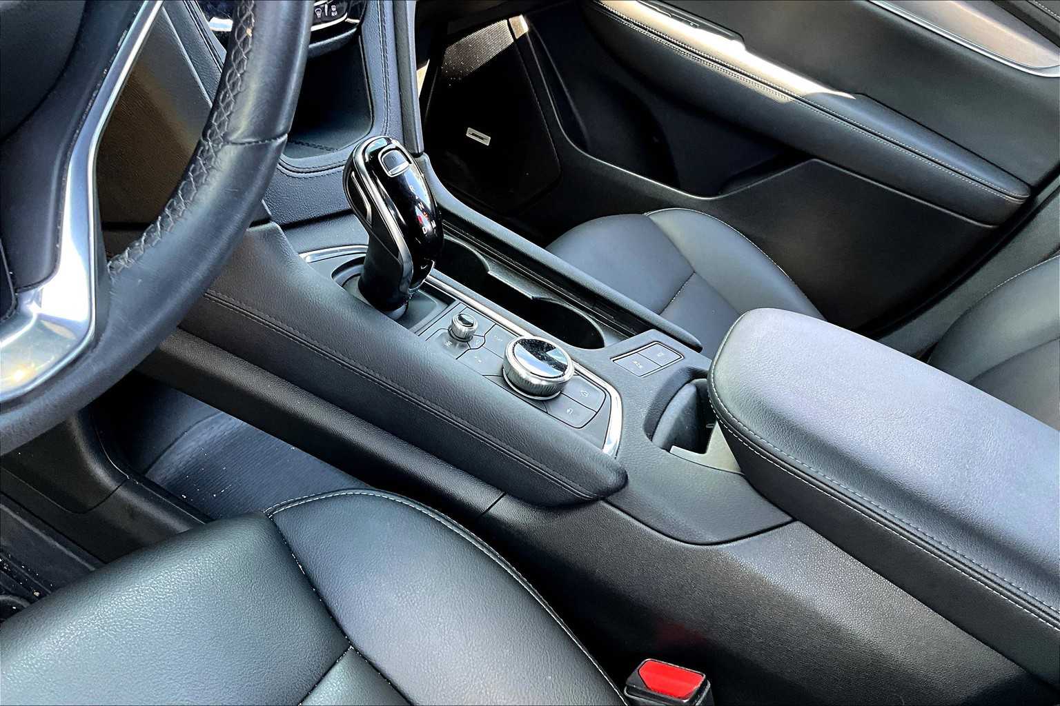Thumbnail: 2023 Cadillac XT6 - 13