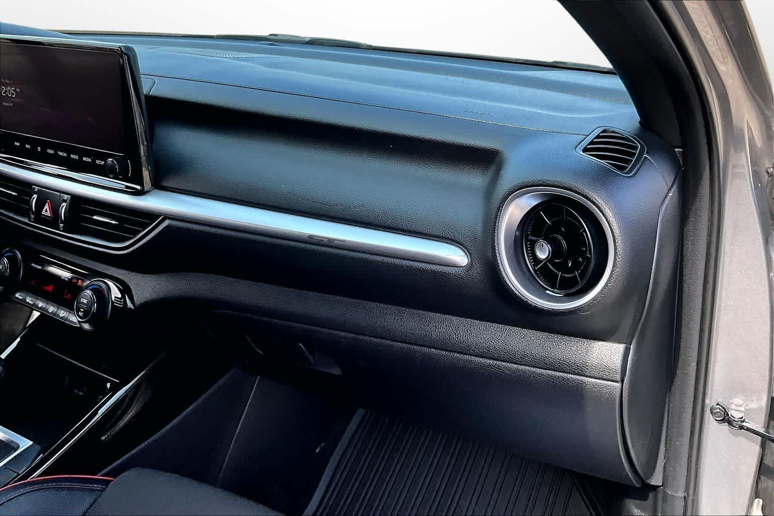 Thumbnail: 2023 Kia Forte - 15