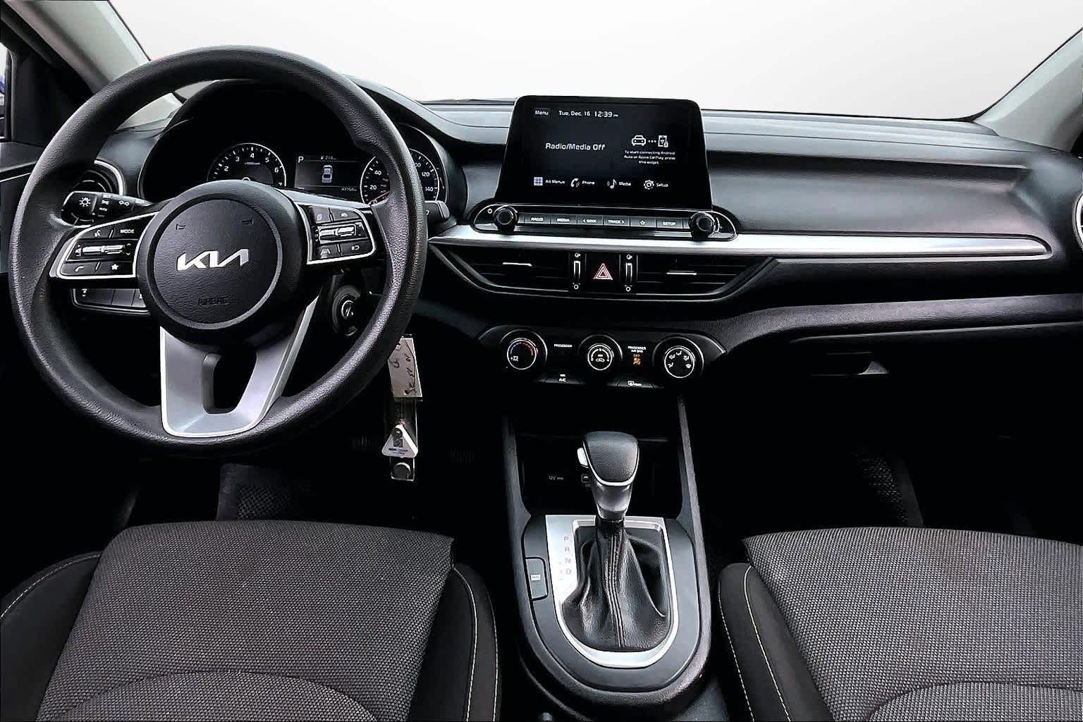 Thumbnail: 2022 Kia Forte - 13