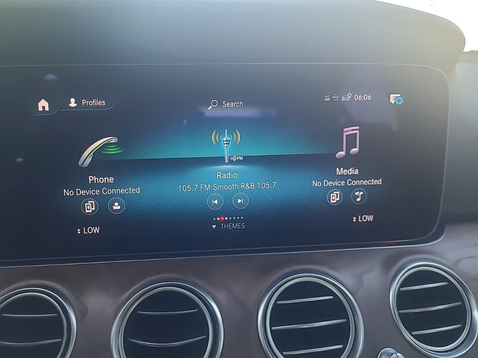 Thumbnail: 2022 Mercedes-Benz E-Class - 11