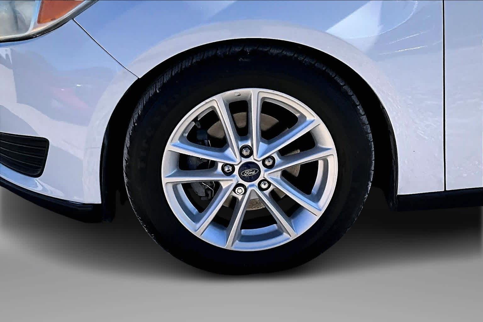 Thumbnail: 2017 Ford Focus - 8