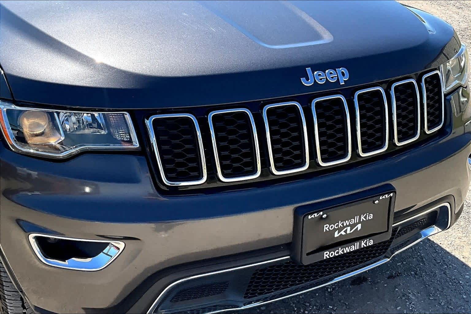 Thumbnail: 2018 Jeep Grand Cherokee - 29