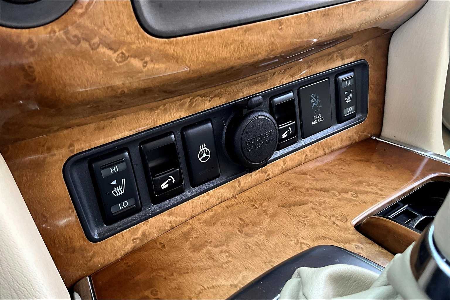 Thumbnail: 2013 INFINITI QX56 - 23