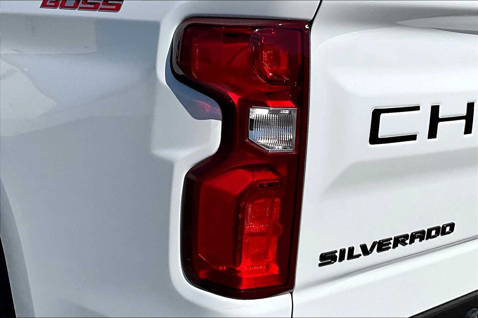 Thumbnail: 2023 Chevrolet Silverado 1500 - 32