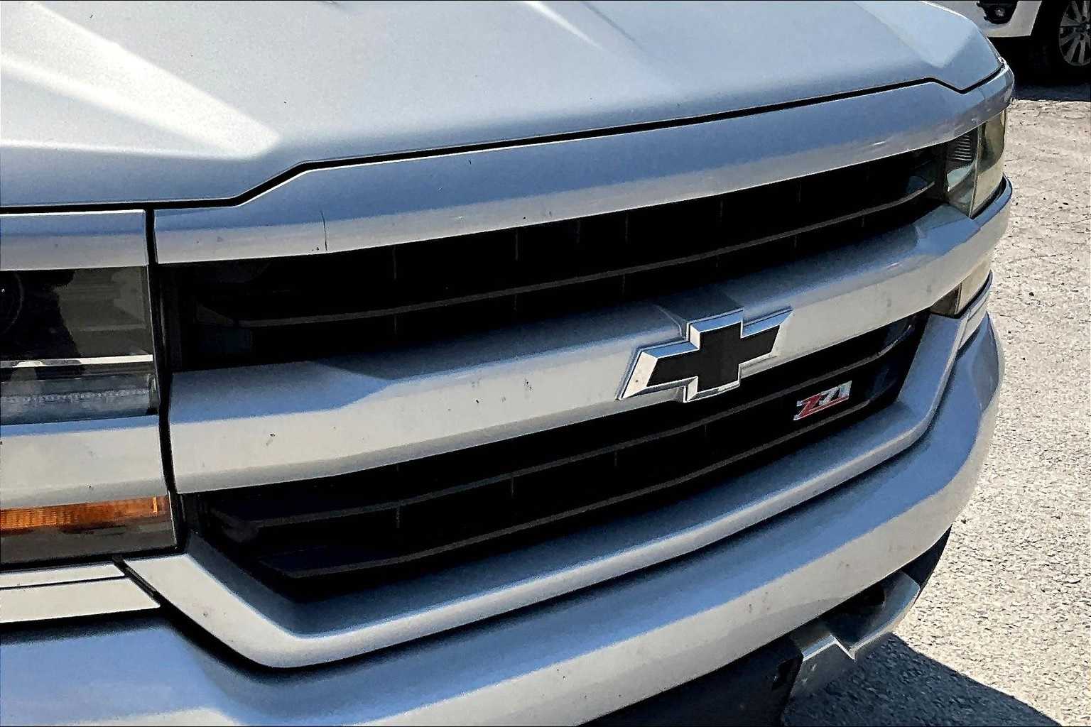 Thumbnail: 2017 Chevrolet Silverado 1500 - 29