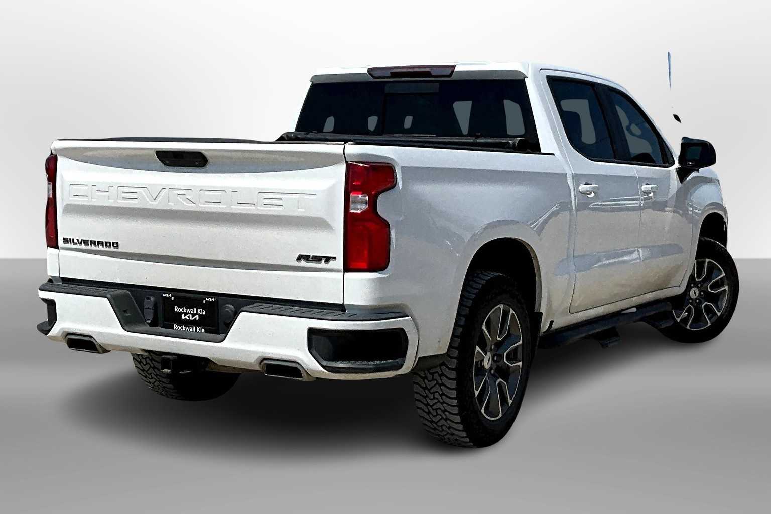 2020 Chevrolet Silverado 1500 RST photo 2