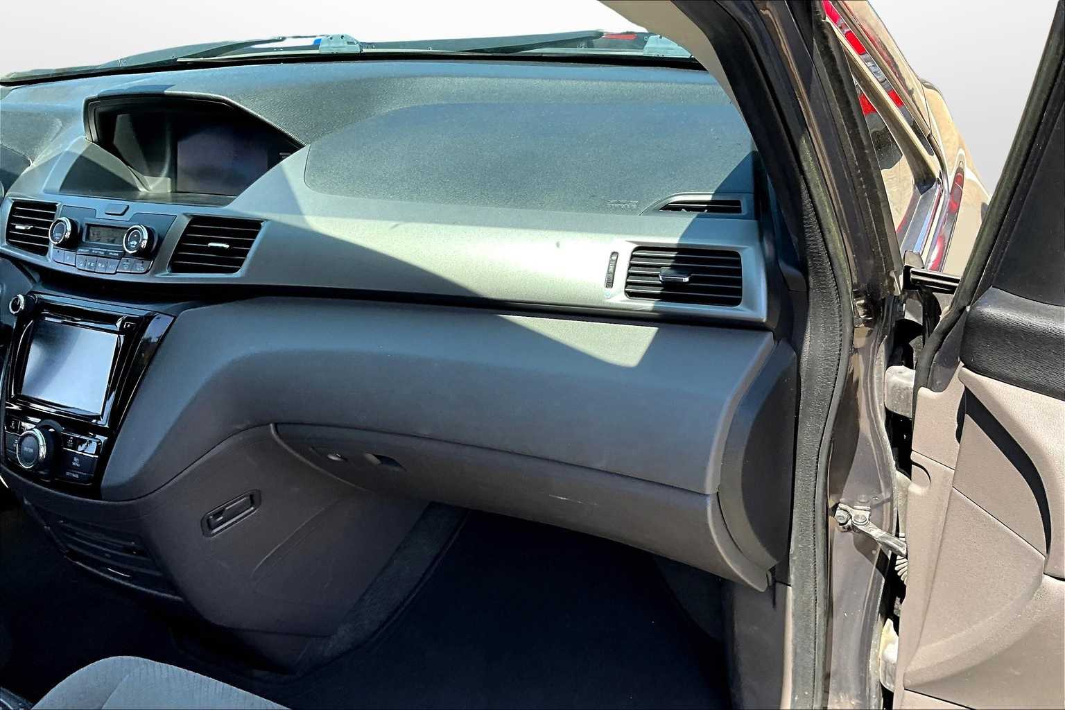 Thumbnail: 2016 Honda Odyssey - 15