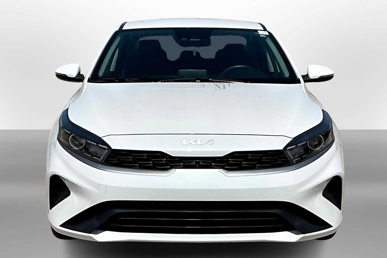 Thumbnail: 2022 Kia Forte - 3