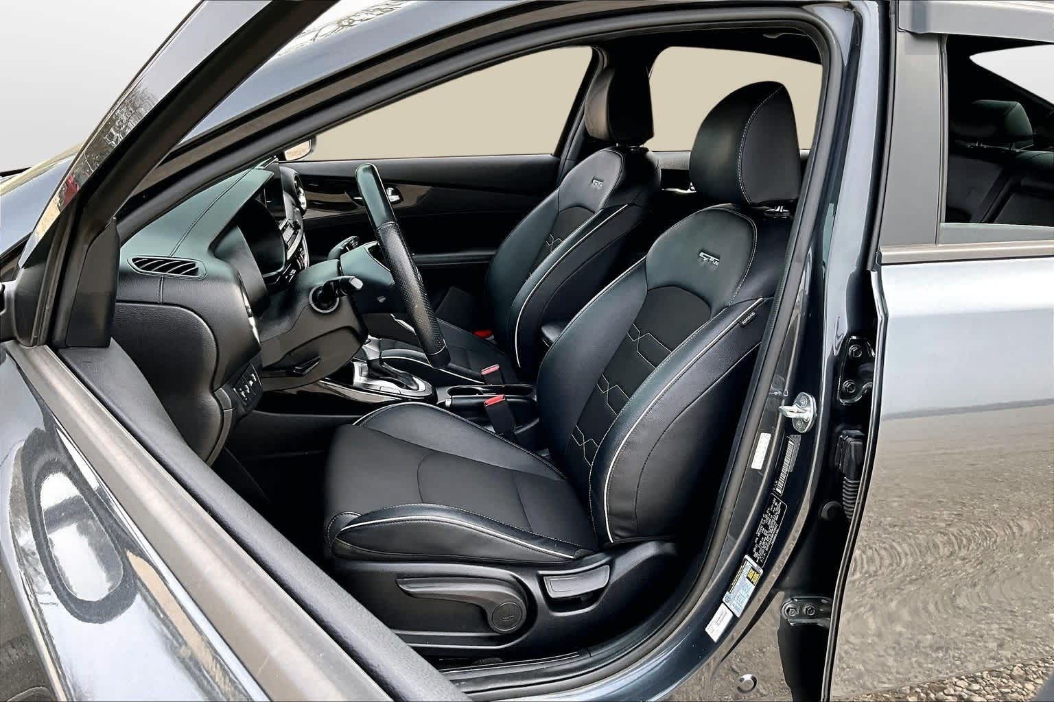 Thumbnail: 2021 Kia Forte - 23