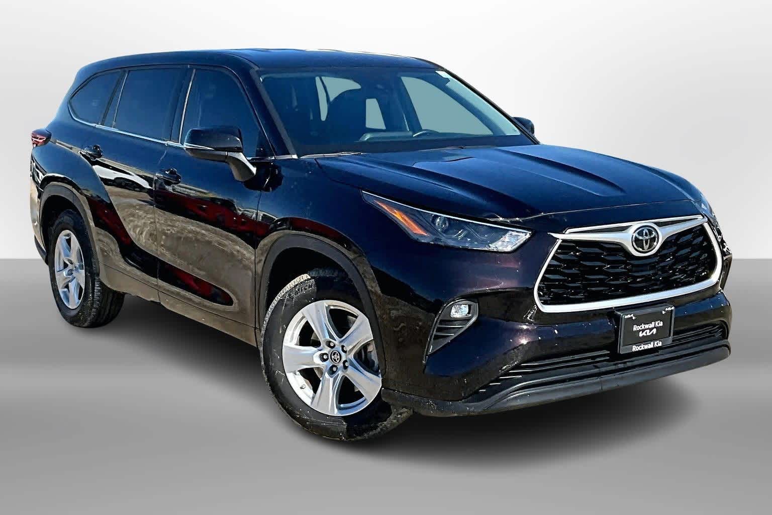 Thumbnail: 2022 Toyota Highlander - 8