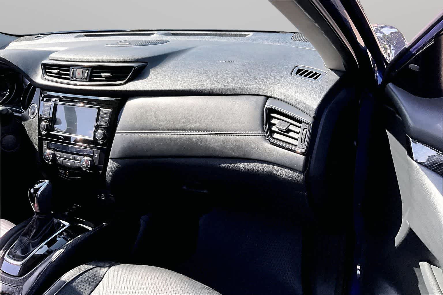 Thumbnail: 2020 Nissan Rogue - 14