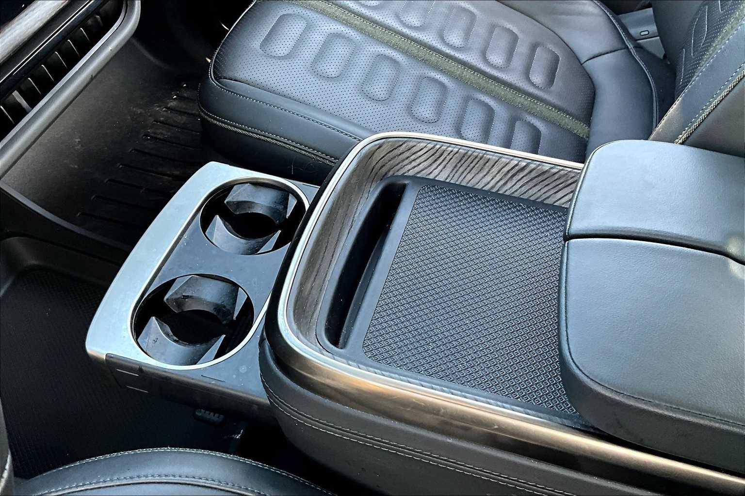 Thumbnail: 2022 Rivian R1T - 13