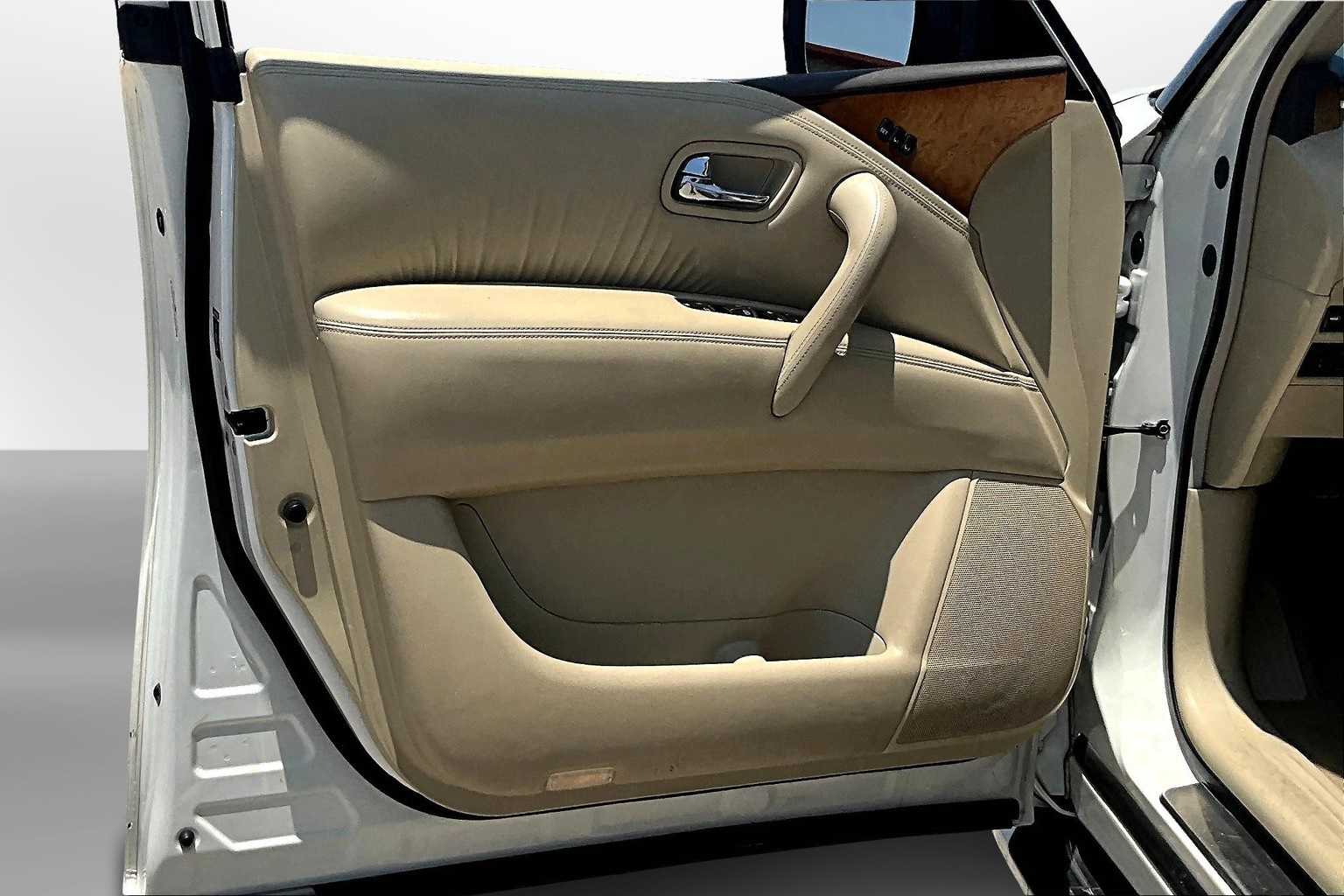 Thumbnail: 2013 INFINITI QX56 - 17