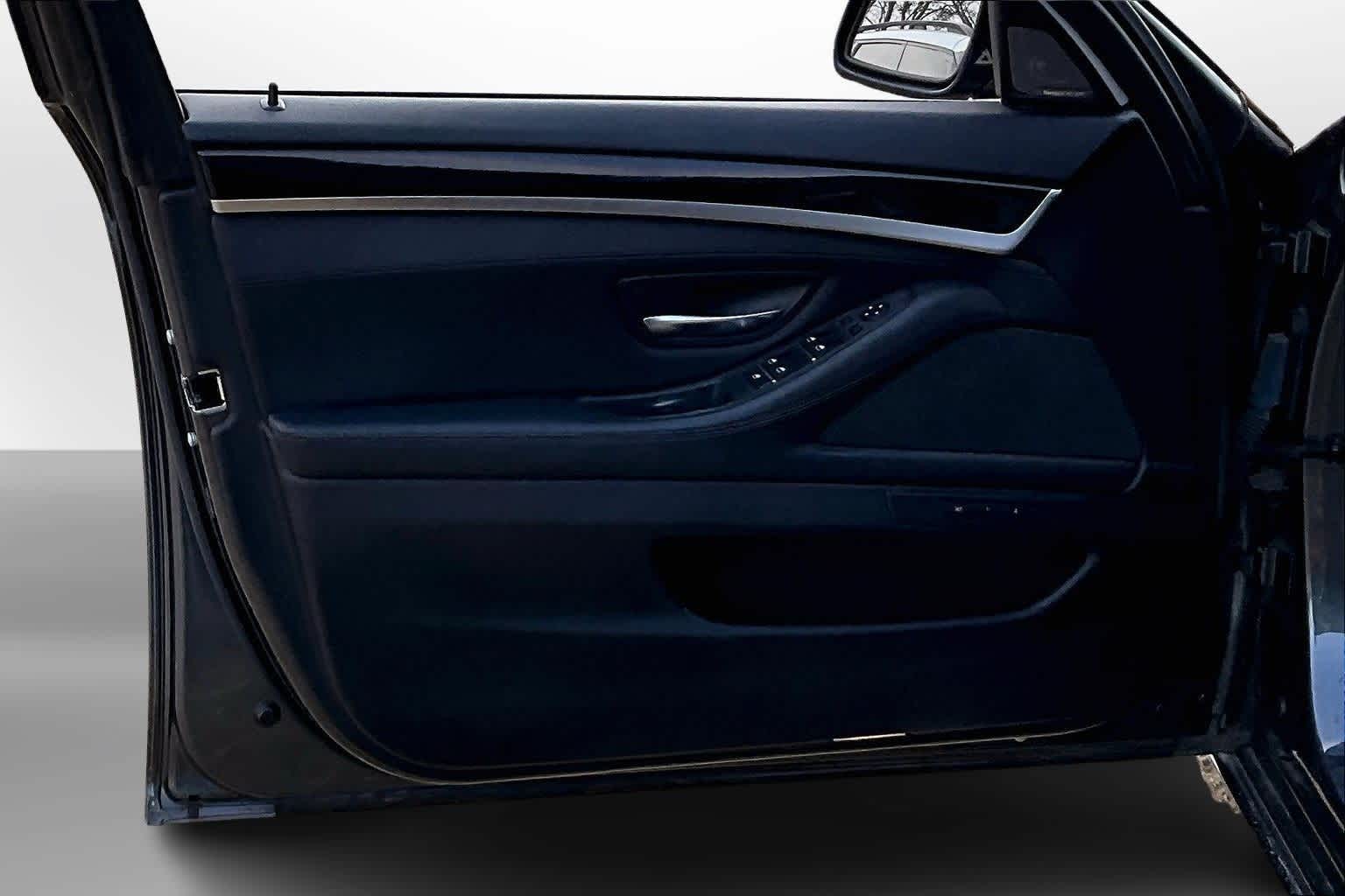 Thumbnail: 2016 BMW 5 Series - 17