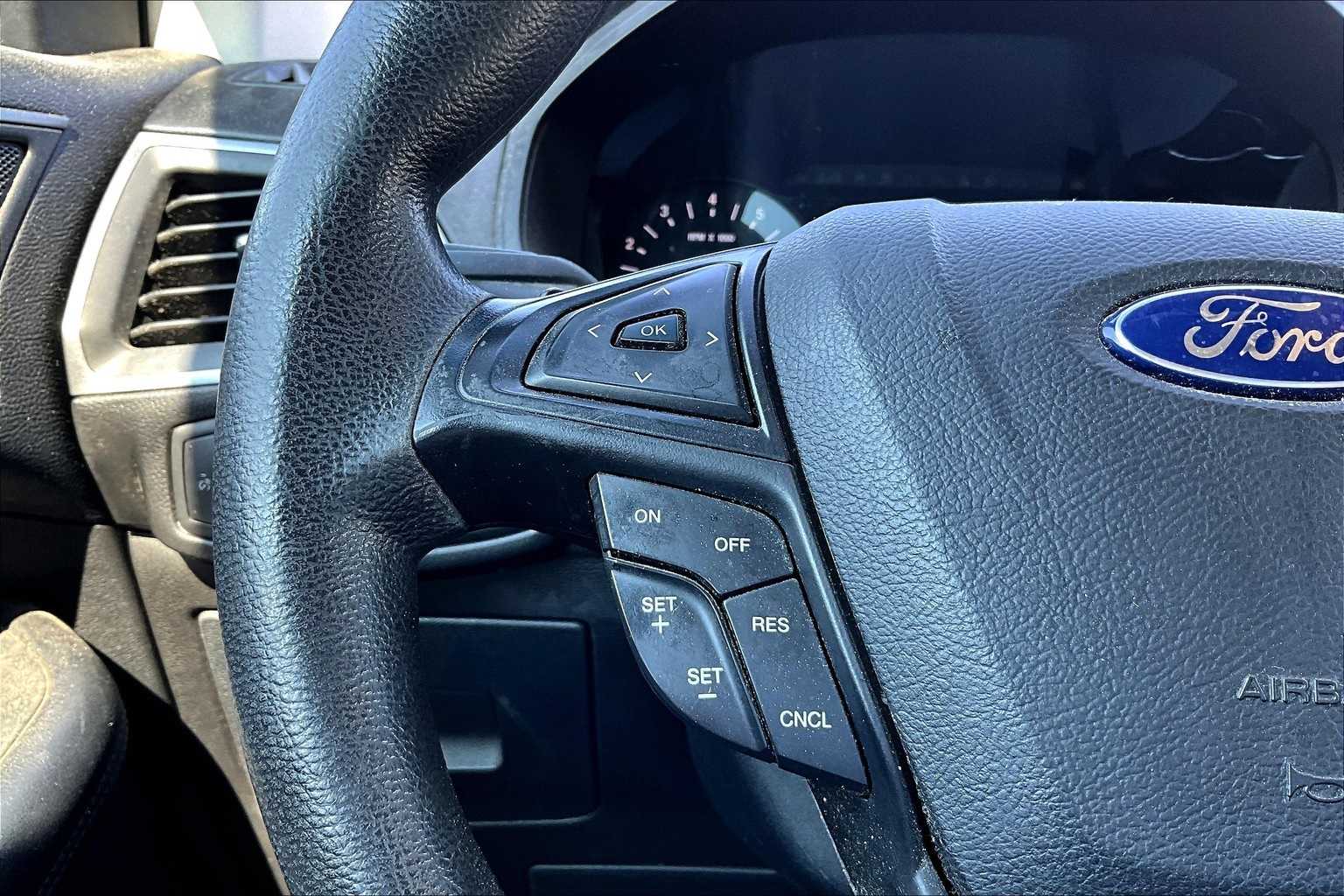 Thumbnail: 2015 Ford Edge - 19