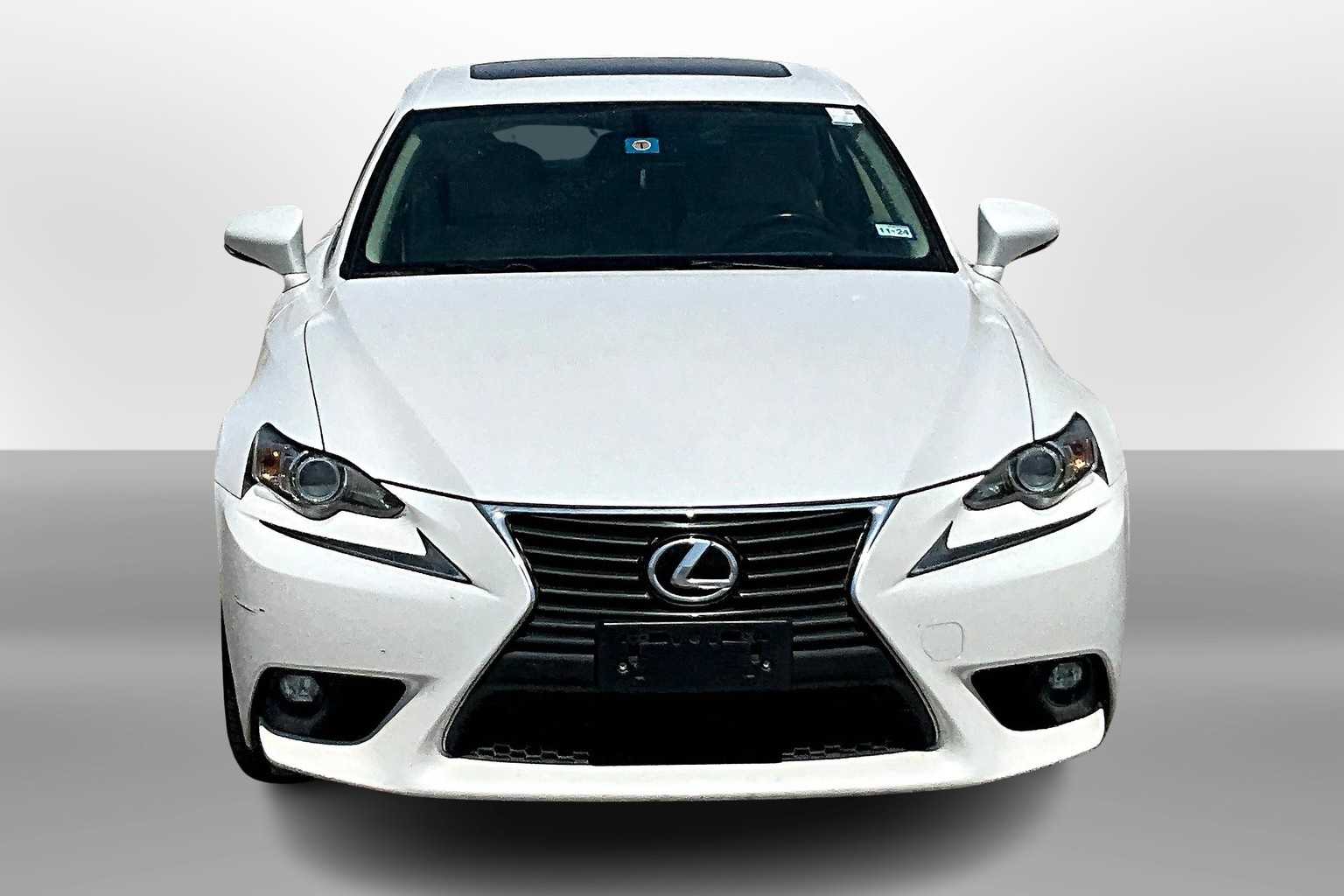 Thumbnail: 2016 Lexus IS - 3